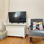 Bright 1 Bed Flat Near Cabot Circus