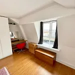 Bright 1 Bed Flat Near Cabot Circus